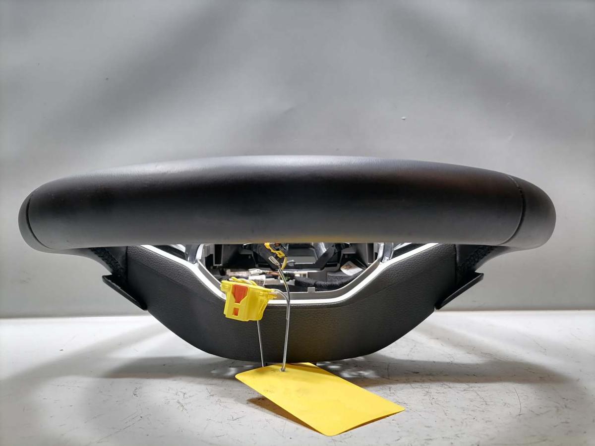 VW Passat B9 original Lederlenkrad mit Schaltwippen und Multifunktion Bj.2024